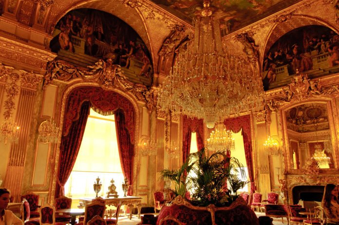 exploring opulence and indulgence unveiling the world of luxury cruisers.jpg