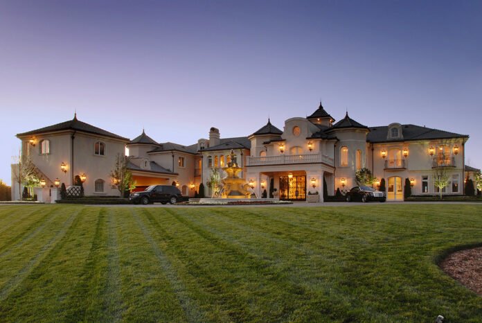 the epitome of opulence unveiling the finest luxury homes for the discerning connoisseur.jpg
